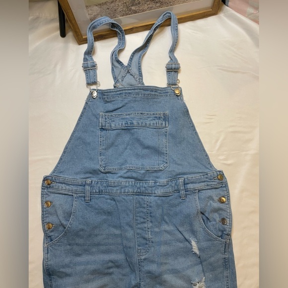 Celebrity Pink size XL light wash distressed overalls - Picture 2 of 6